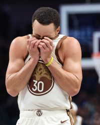 九游体育-库里复出毫无益处！勇士图啥？为首轮游而毁掉抢字母哥的底牌？