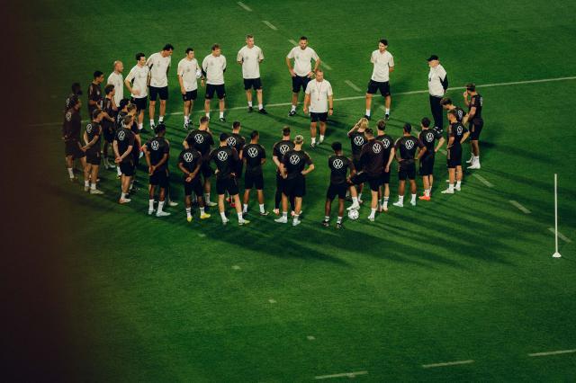 1669471045899088051.jpg Fia93IzWAAA6Q64.jpg